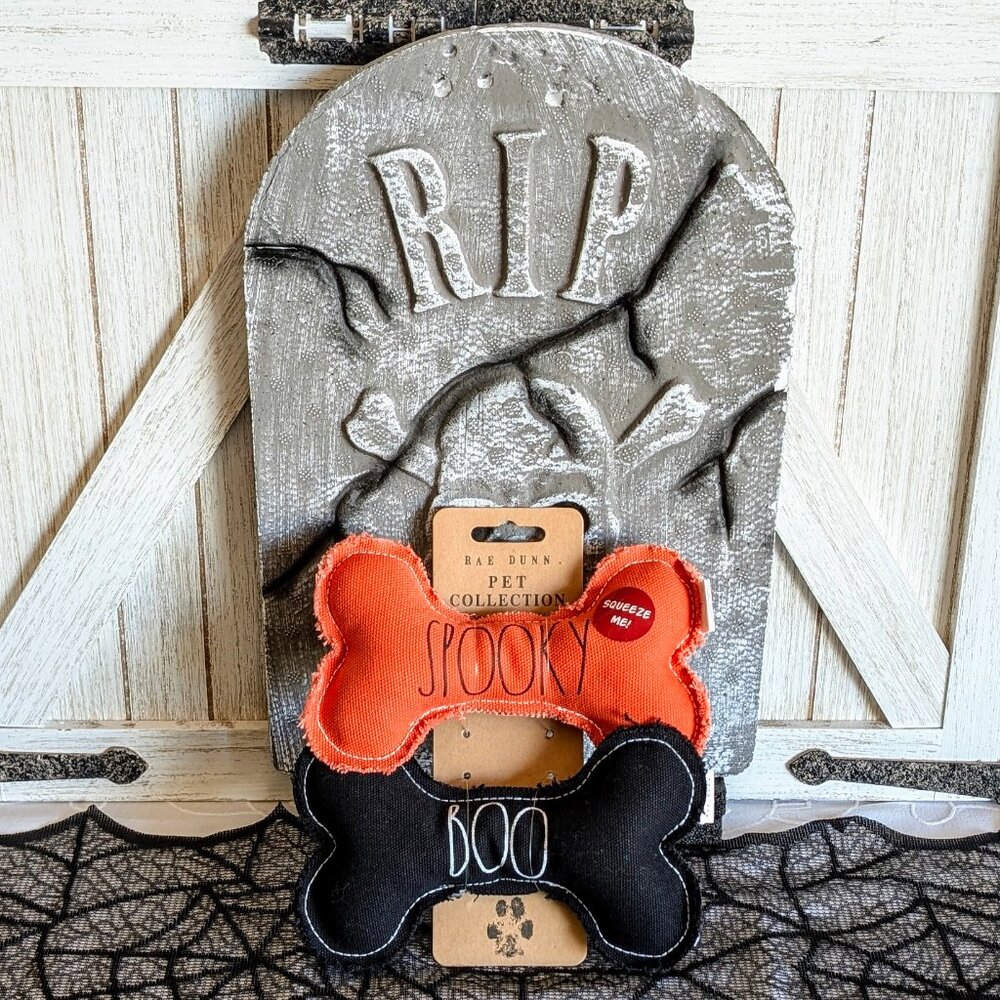 NWT Rae Dunn SPOOKY BOO Halloween Squeaky Dog Toy Bones 🦴